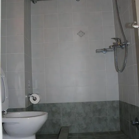 Ξενοδοχείο με διαμερίσματα Koulas - Red 3*