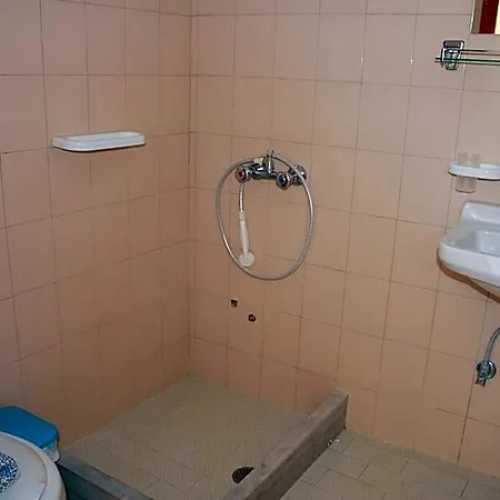 Koulas - Red Aparthotel 3*