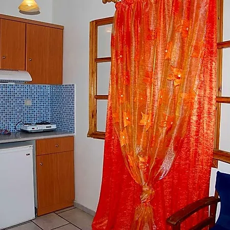 Koulas - Red Aparthotel 3*