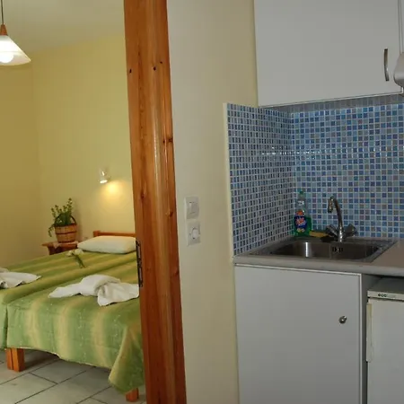 Koulas - Red Aparthotel 3*